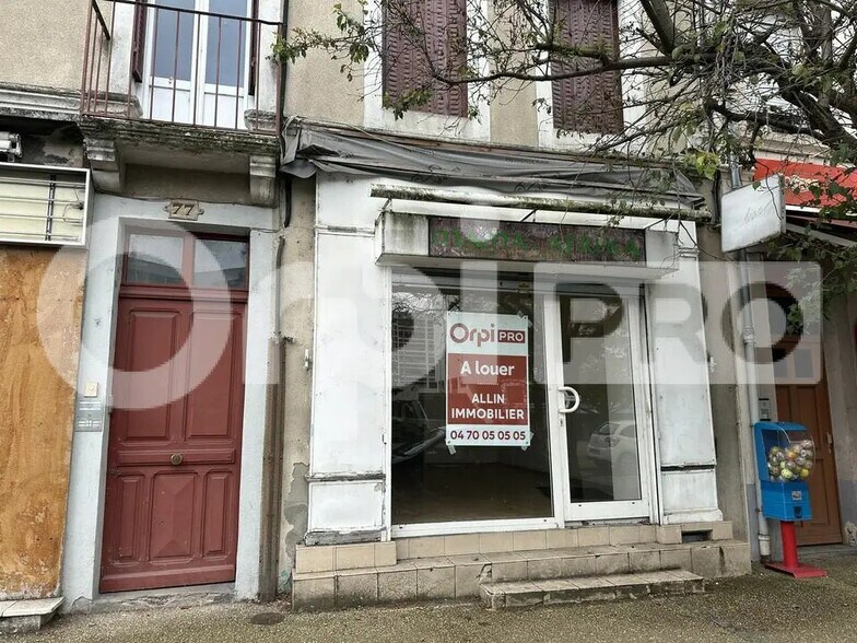 Retail in Montluçon for lease - Building Photo - Image 1 of 3