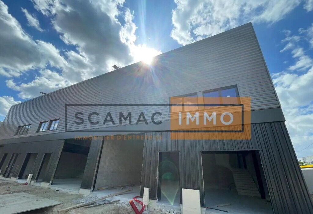 Vente Entrepôt 181 m² - Photo 1