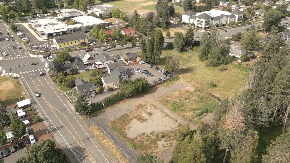 13047 SE Sunnyside Rd, Clackamas, OR for sale - Building Photo - Image 2 of 4