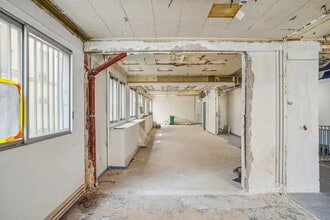 18 Bis Rue Violet, Paris for sale Interior Photo- Image 1 of 7