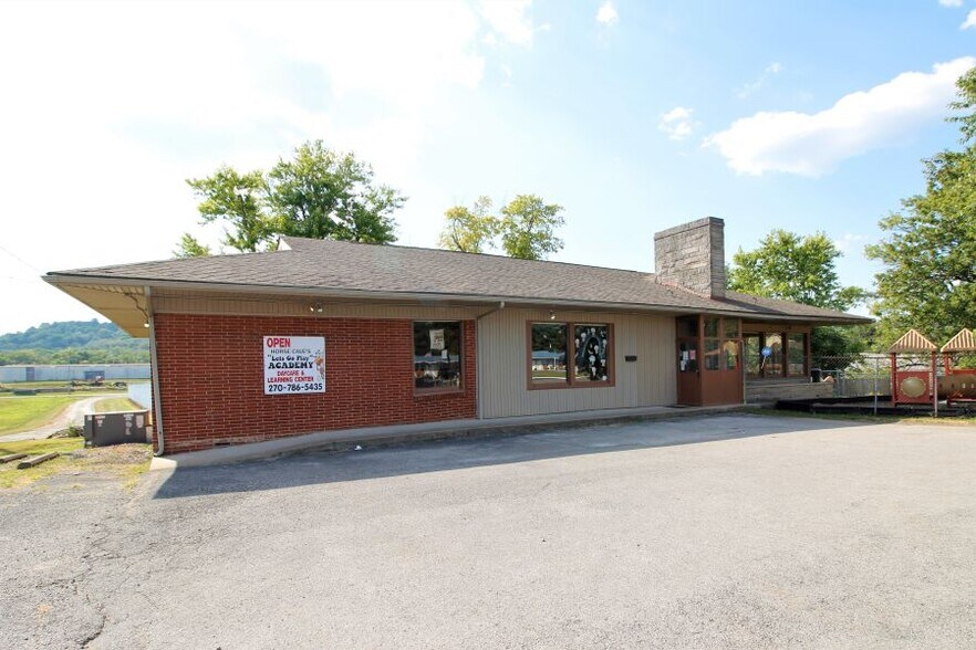 320 S Dixie St, Horse Cave, KY 42749