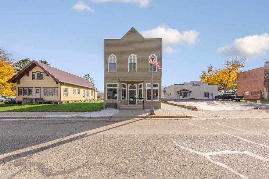 305 Main St, Henderson, MN for sale - Building Photo - Image 1 of 36
