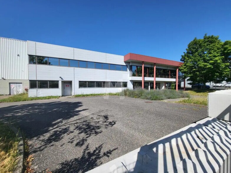 Office in Lisses for lease - Building Photo - Image 1 of 4