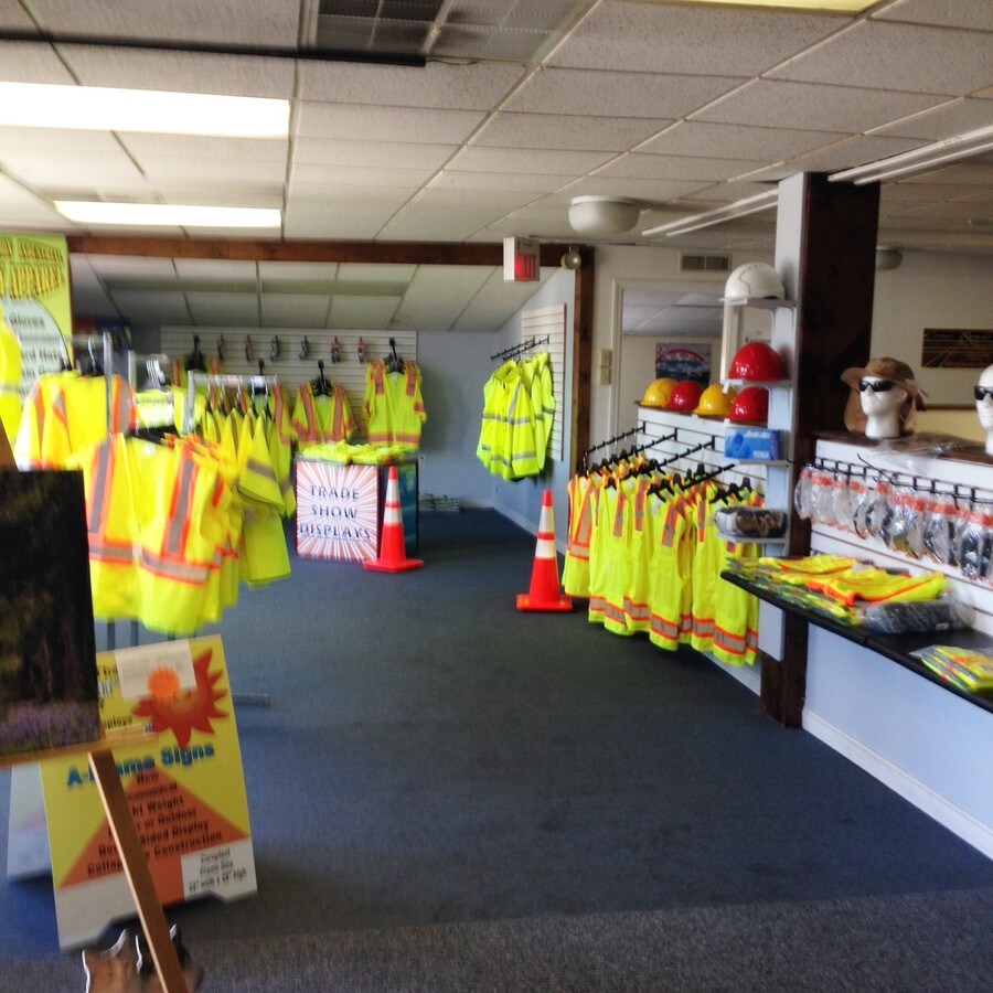 880 2nd St, Manchester, NH 03102