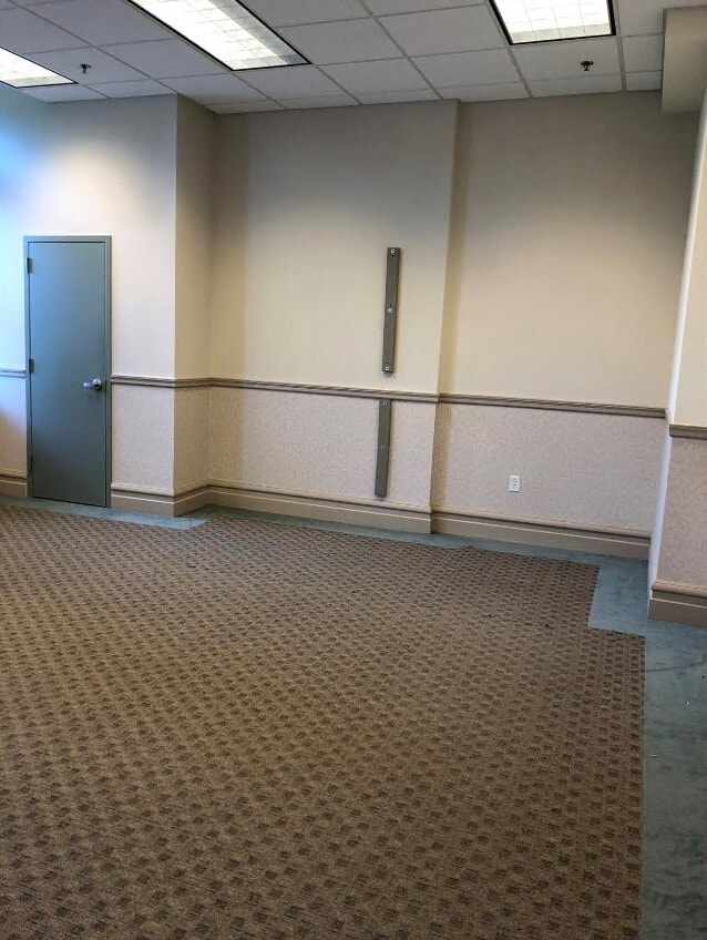 1111 W 39th St, Kansas City, MO for lease Interior Photo- Image 1 of 5