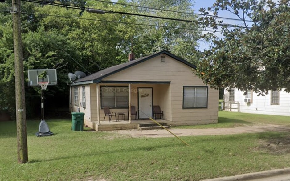 44 Single Family Homes - Albany, GA portfolio of 31 properties for sale on LoopNet.com - Building Photo - Image 3 of 8