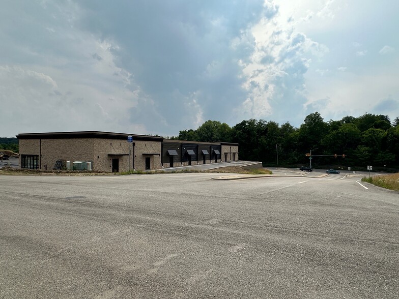 Route 8 & Route 228, Valencia, PA for lease - Building Photo - Image 2 of 6