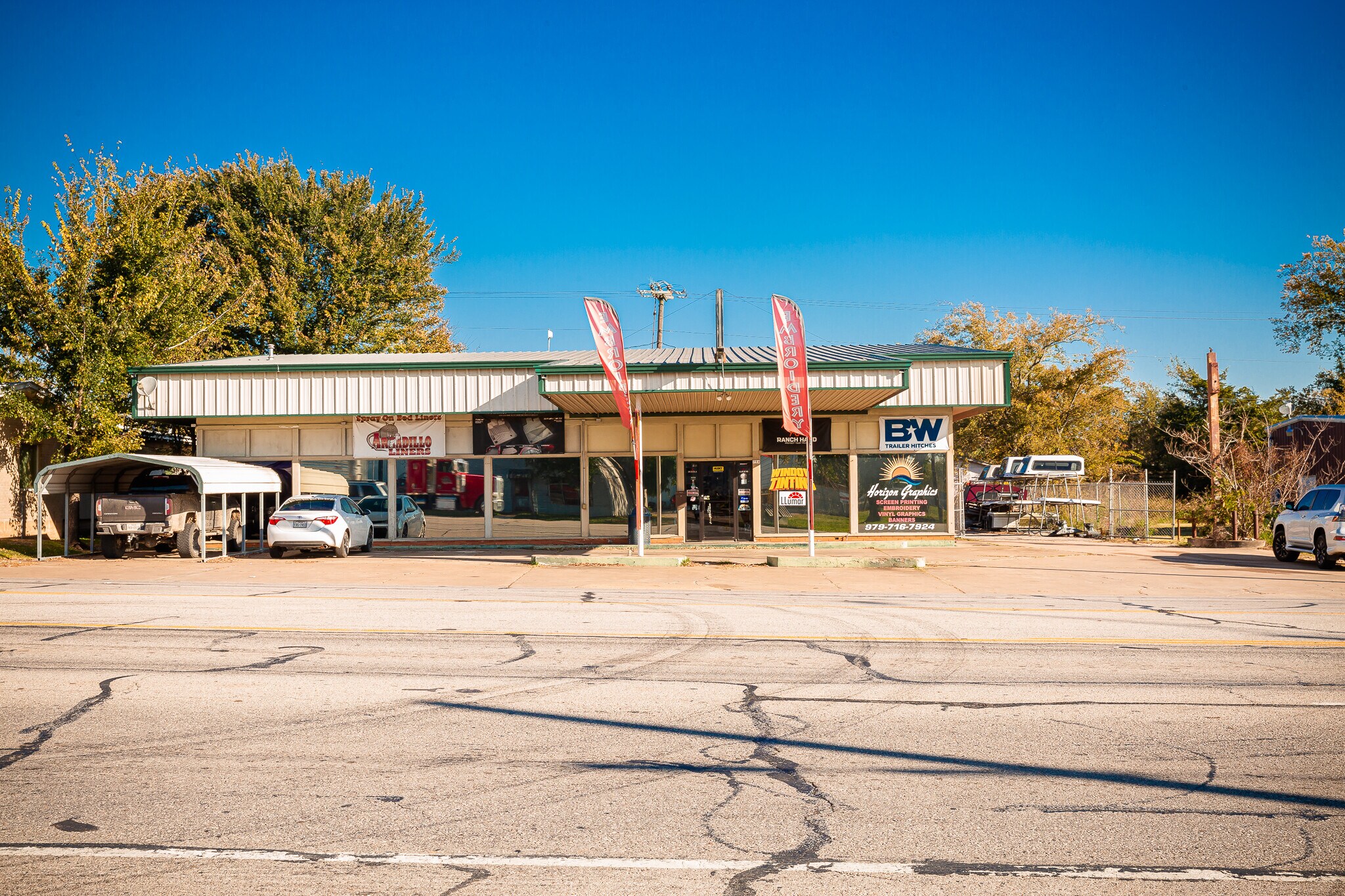 759 W Austin St, Giddings, TX 78942 Flex for Sale