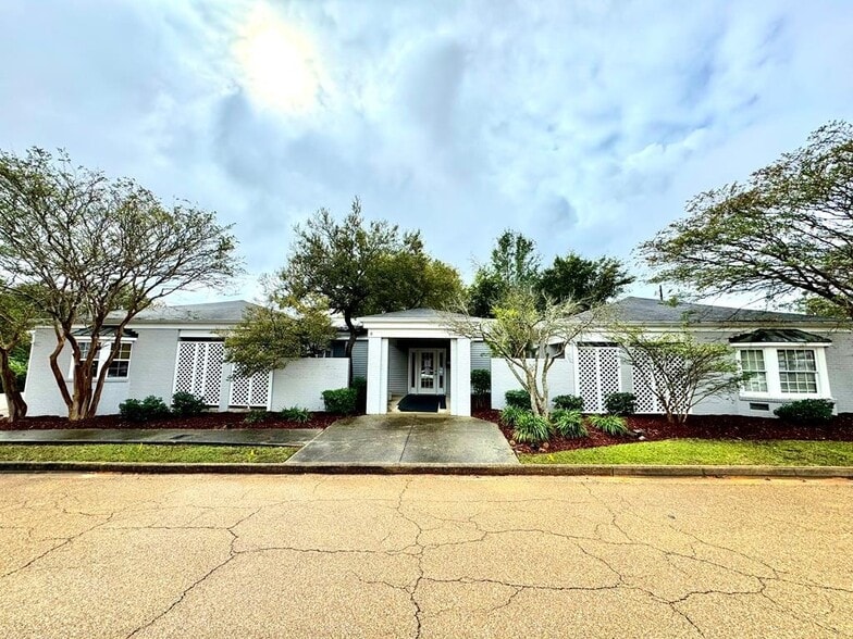 214 Justice St, Brookhaven, MS for sale - Primary Photo - Image 1 of 11