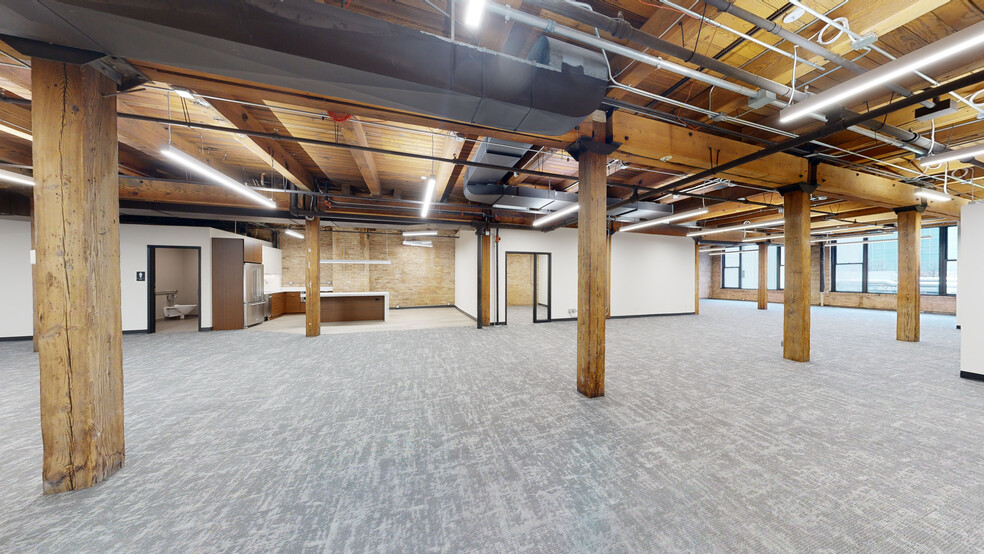 11 W Illinois St, Chicago, IL for lease - Interior Photo - Image 2 of 17