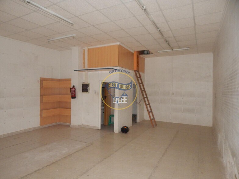 Retail in València for sale - Building Photo - Image 3 of 9