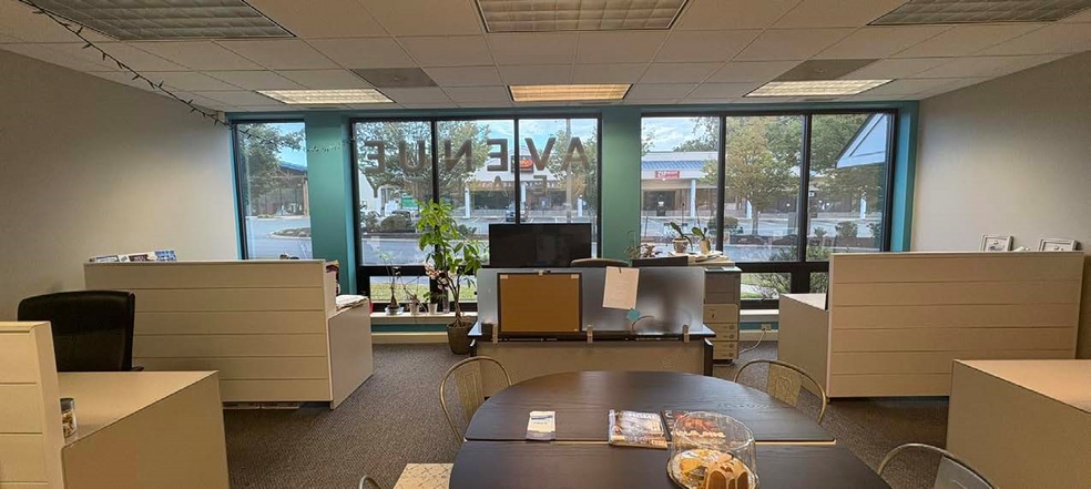 900-920 Gardens Blvd, Charlottesville, VA for lease - Interior Photo - Image 3 of 6