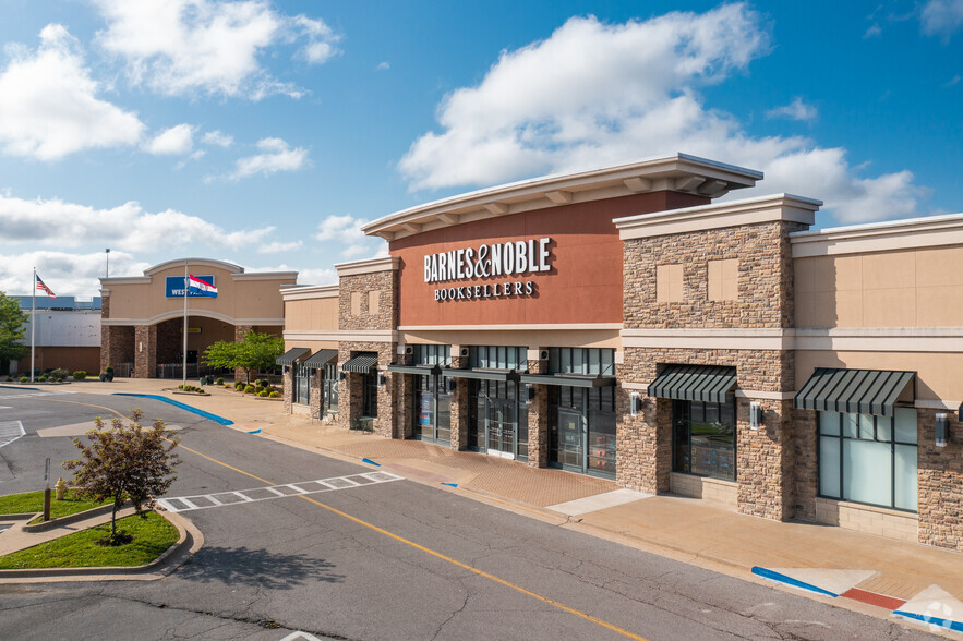 134 West Park Mall Drive, Cape Girardeau, MO for sale - Building Photo - Image 1 of 1