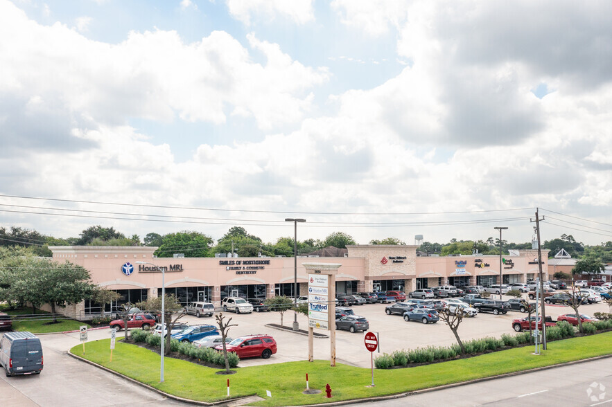 5614-5650 E Sam Houston Pky N, Houston, TX for lease - Building Photo - Image 3 of 7