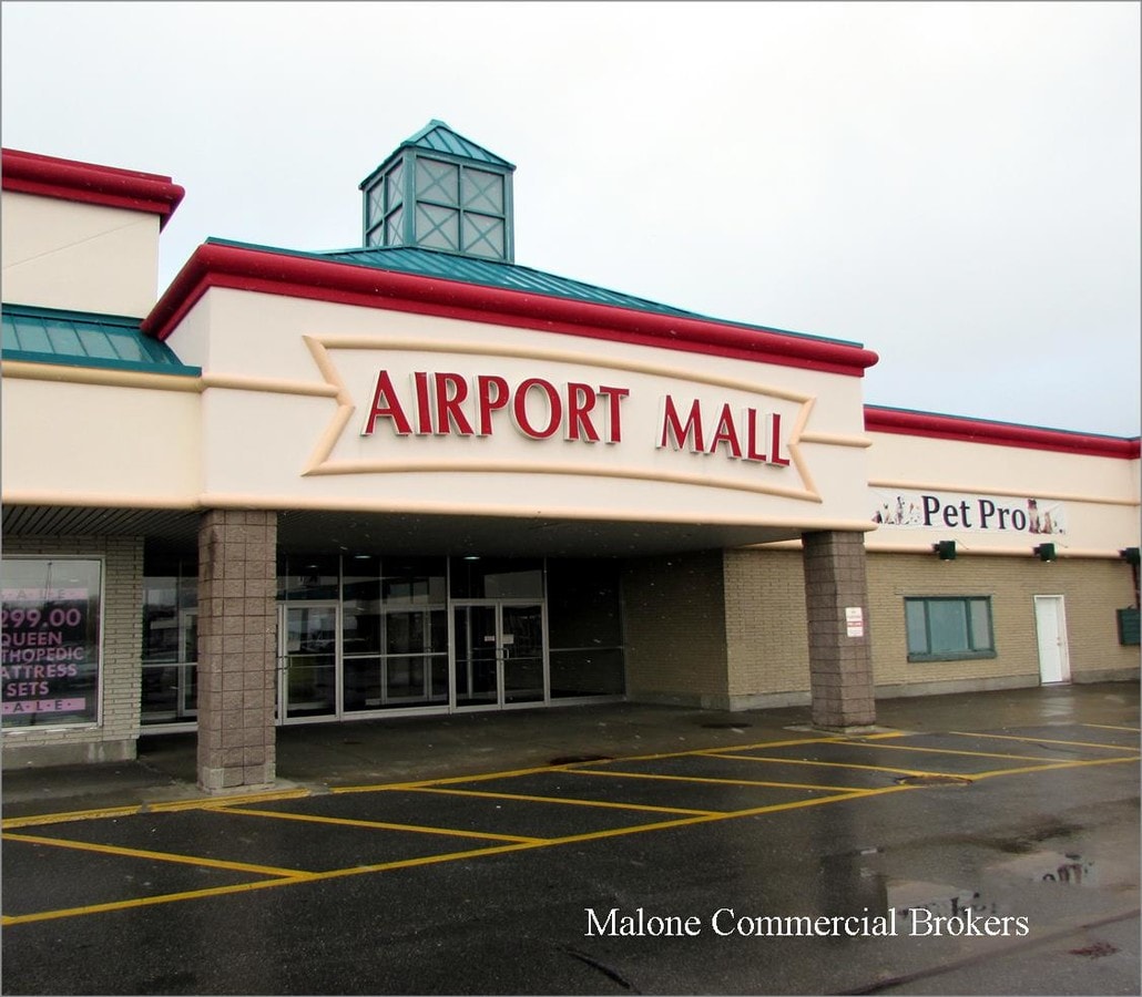 11111129 Union St, Bangor, ME 04401 Retail / Airport Mall / For