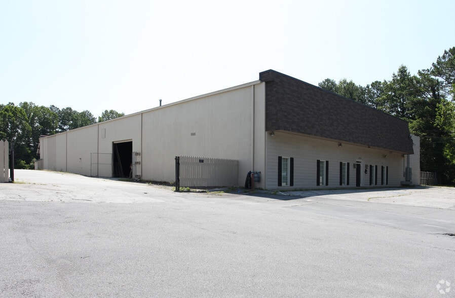 1875 Graves Rd, Norcross, GA for lease - Primary Photo - Image 1 of 9