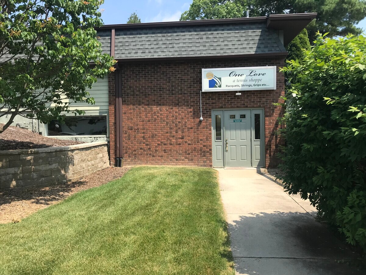 2403 Campbell St, Valparaiso, IN 46385