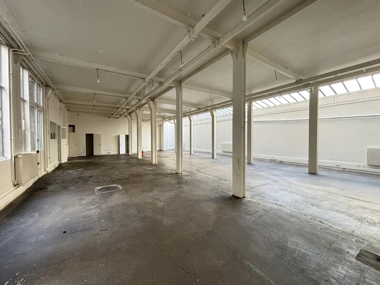 5 Rue Jules Vallès, Paris for lease - Interior Photo - Image 2 of 10