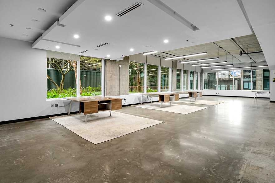 2727 Western Ave, Seattle, WA for lease - Interior Photo - Image 3 of 38