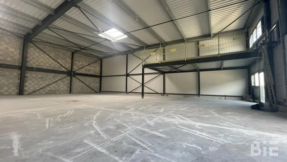 Flex in Blanquefort for sale - Building Photo - Image 2 of 7