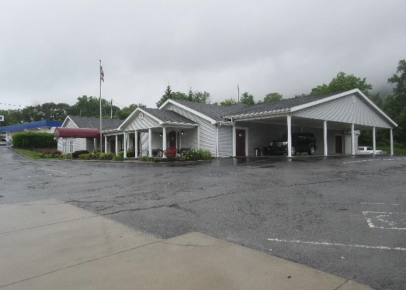 700 W Central Ave, Lafollette, TN for sale - Building Photo - Image 2 of 7