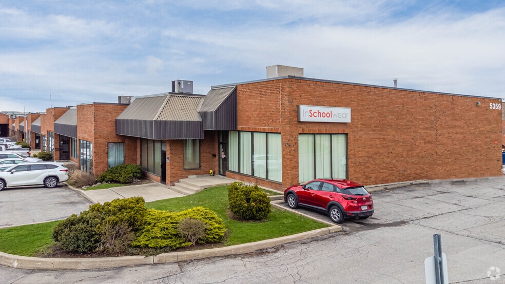 5359 Timberlea Blvd, Mississauga, ON for sale - Building Photo - Image 3 of 10
