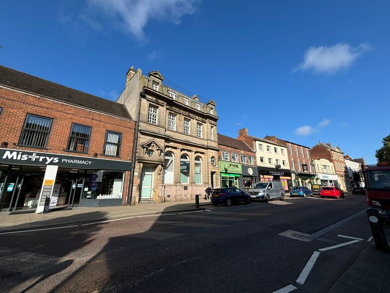 15 High St, Market Harborough for lease - Building Photo - Image 3 of 3