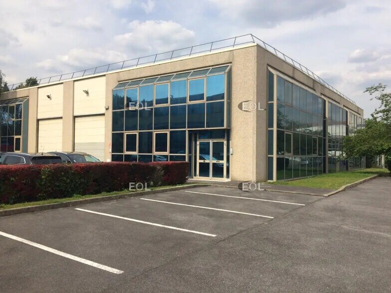 Flex in Bezons for lease - Building Photo - Image 1 of 7
