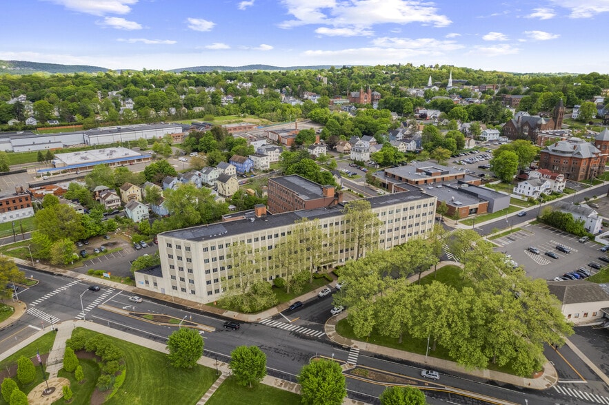 71 Catlin St, Meriden, CT for sale - Building Photo - Image 1 of 32