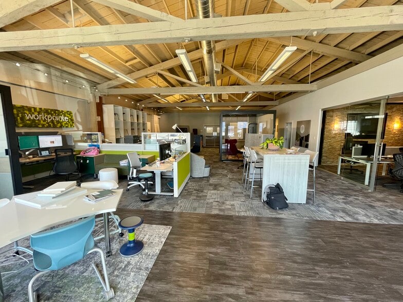 601 SE Clay St, Portland, OR for sale - Building Photo - Image 2 of 12