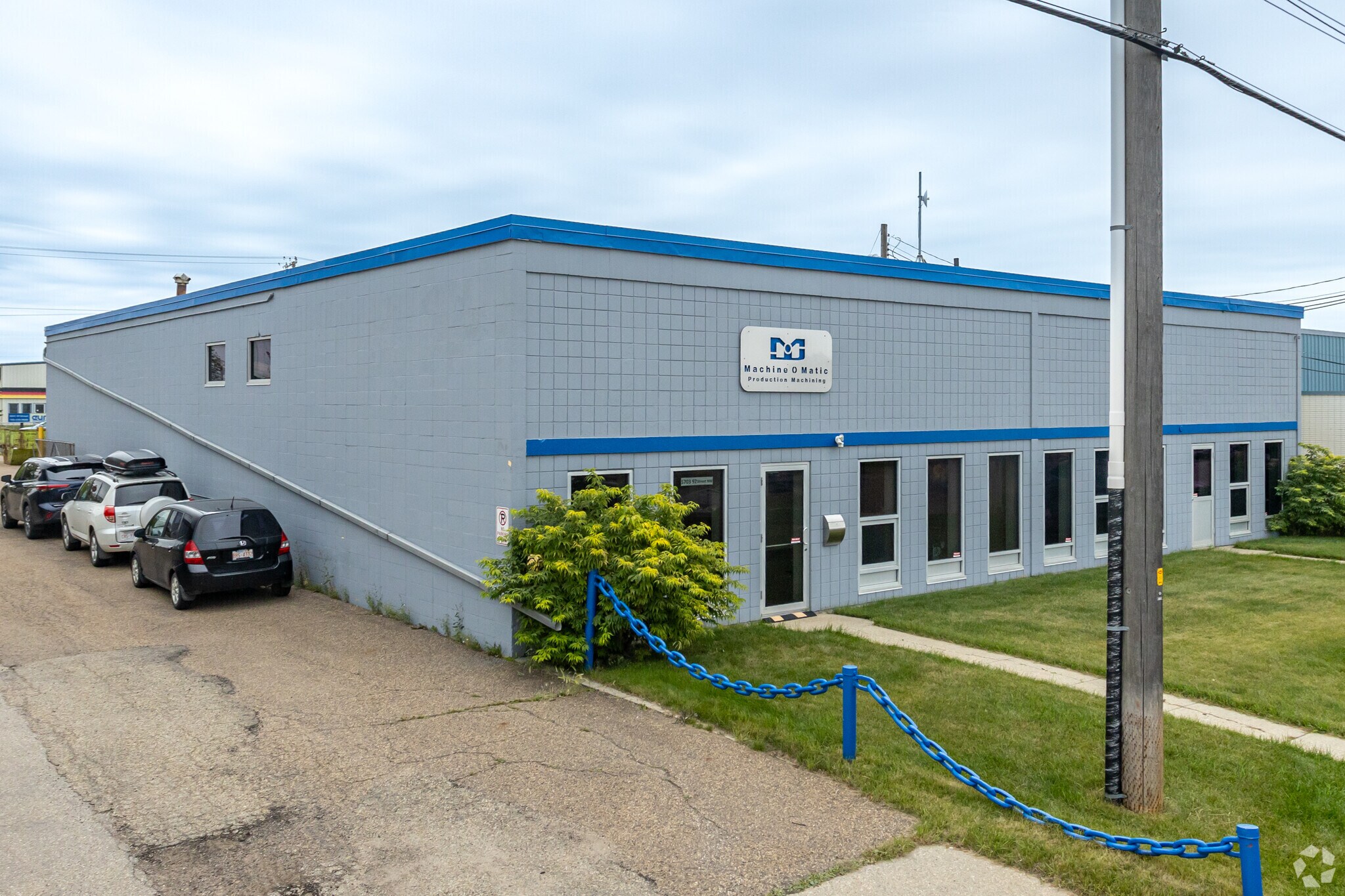 5703 92nd St NW, Edmonton, AB for sale Primary Photo- Image 1 of 4