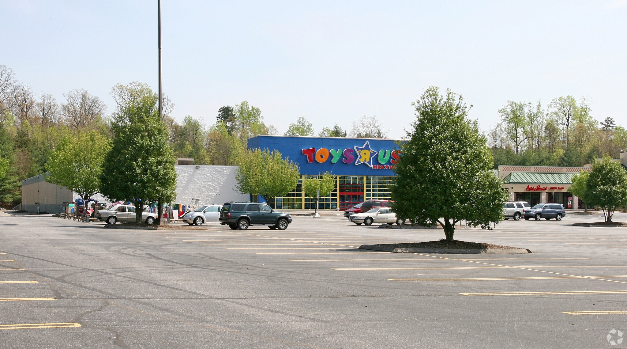 3200-3282 Silas Creek Pky, Winston-Salem, NC for sale Building Photo- Image 1 of 1