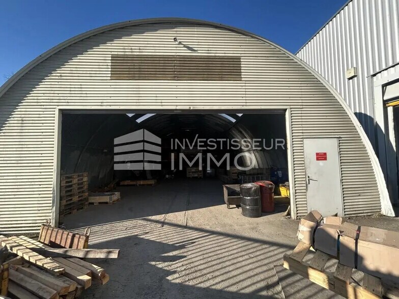 Flex in Presles for sale - Building Photo - Image 3 of 11