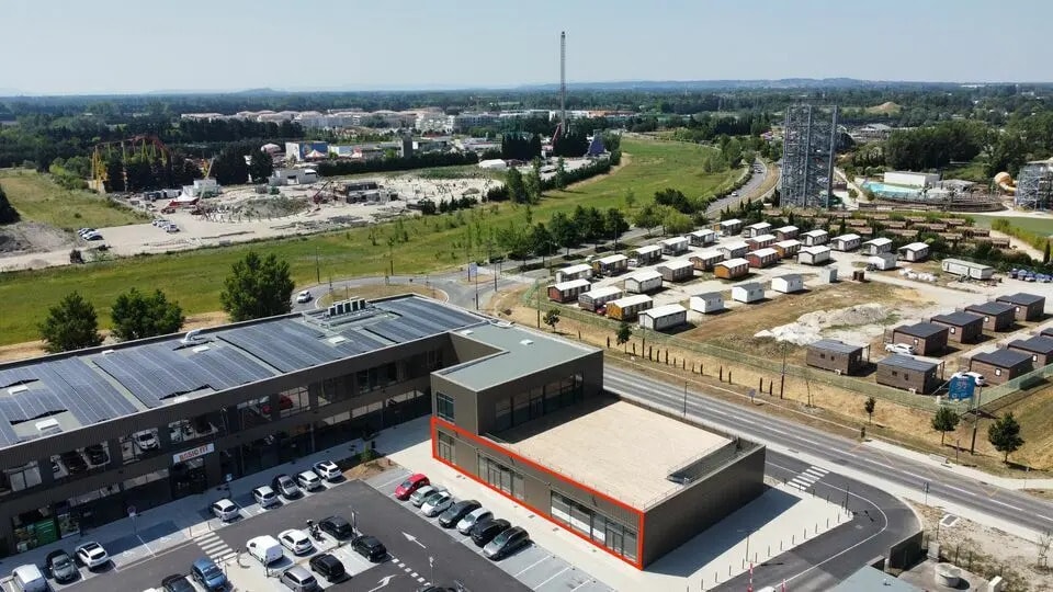 Retail in Monteux for lease - Aerial - Image 1 of 4