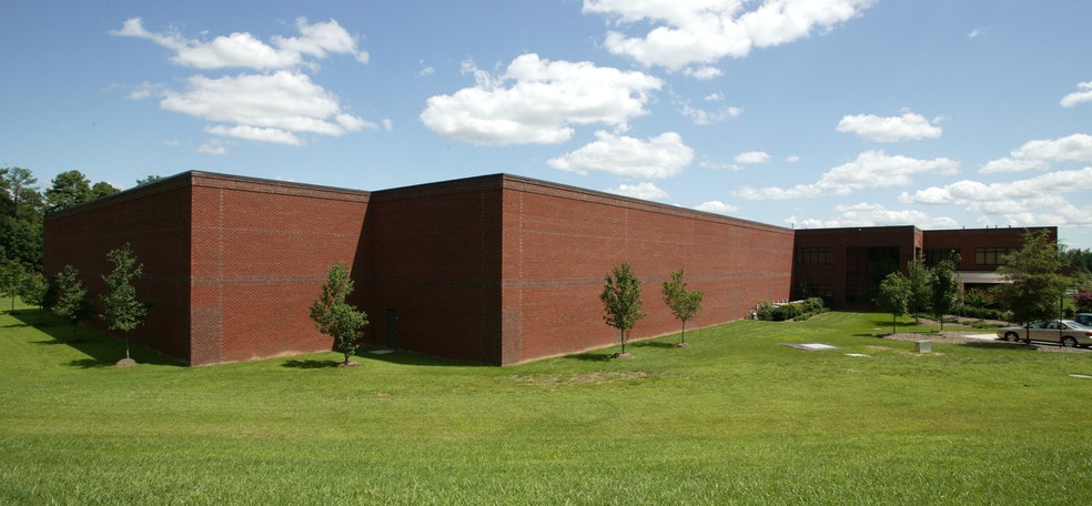 1000 Technology Park Dr, Glen Allen, VA for lease - Building Photo - Image 3 of 6