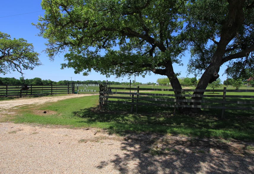 1453 County Road 250, Cameron, TX 76520 | LoopNet