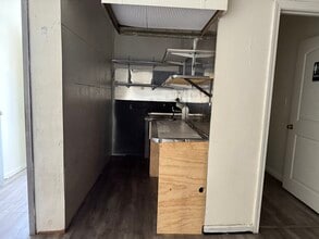 1303 Rycroft St, Honolulu, HI for sale Interior Photo- Image 2 of 12