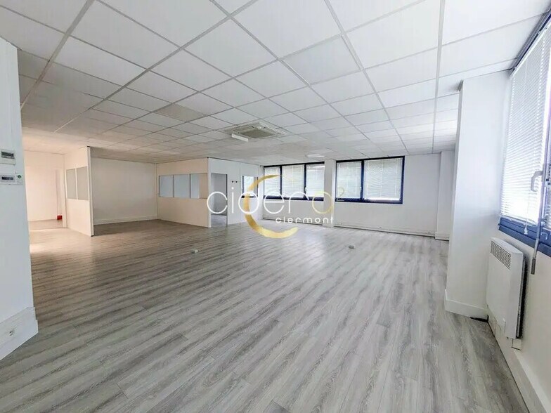 Office in Clermont-Ferrand for lease - Interior Photo - Image 3 of 9