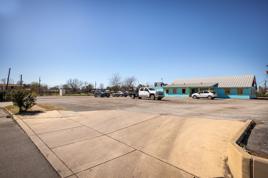 7310 Marbach Rd, San Antonio, TX for sale - Building Photo - Image 2 of 4