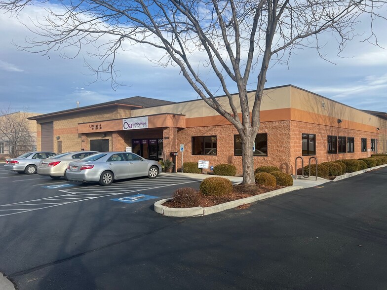 2902-2906 S Featherly Way, Boise, ID for lease - Building Photo - Image 2 of 13