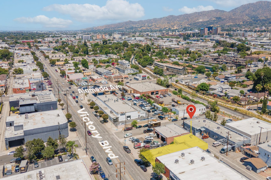 1104 S Victory Blvd, Burbank, CA for sale - Building Photo - Image 1 of 23