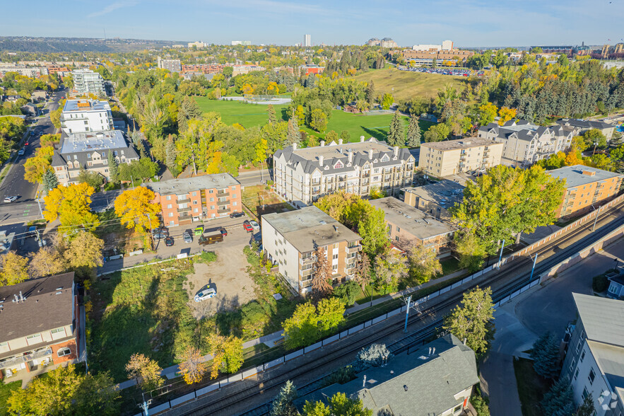 623 9A St NW, Calgary, AB for sale - Aerial - Image 2 of 5