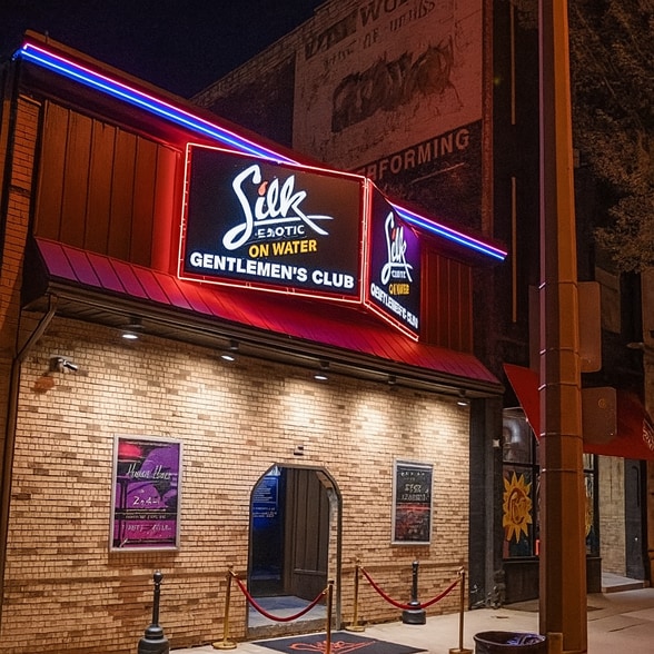 144 E Juneau Ave, Milwaukee, WI for sale - Building Photo - Image 2 of 17