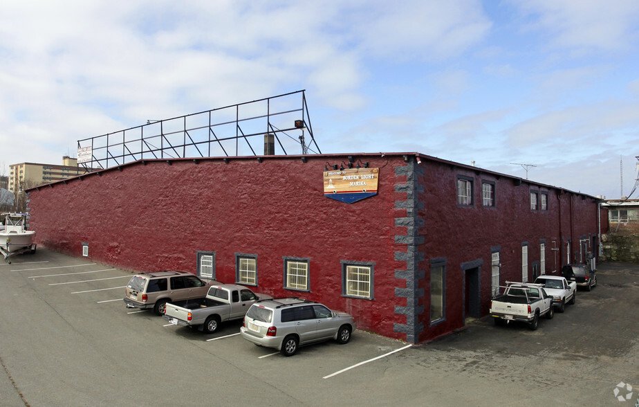 75 Ferry St, Fall River, MA for lease - Primary Photo - Image 1 of 4