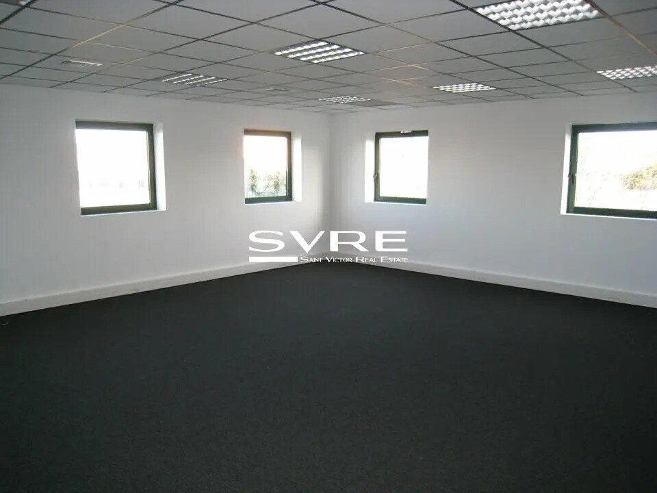 Office in Les Pennes-Mirabeau for lease Building Photo- Image 1 of 8