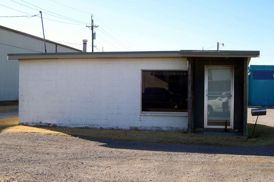 2102 SW Lee Blvd, Lawton, OK for sale - Building Photo - Image 1 of 6