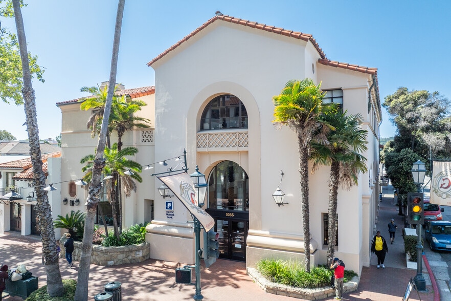 Regus 7 West Figueroa Street - Loft