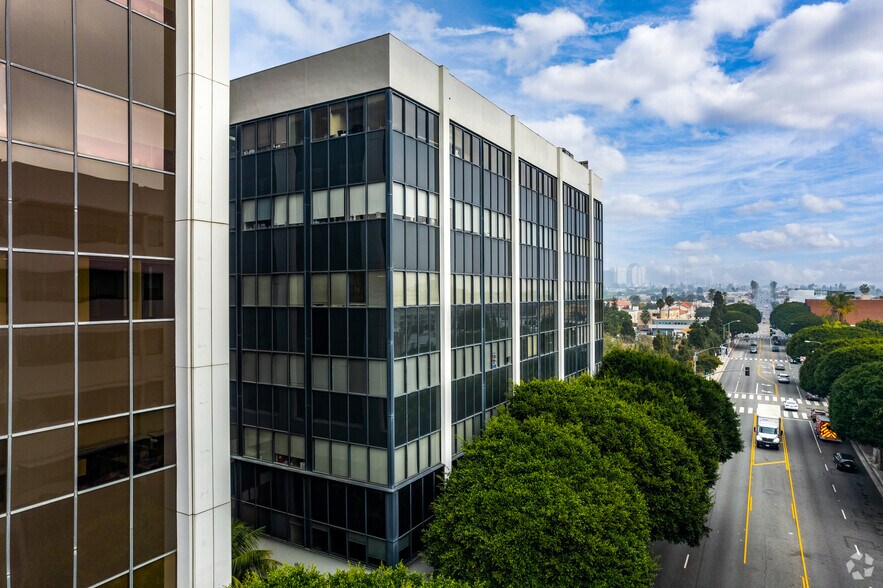 2021 Santa Monica Blvd, Santa Monica, CA for lease - Building Photo - Image 1 of 5