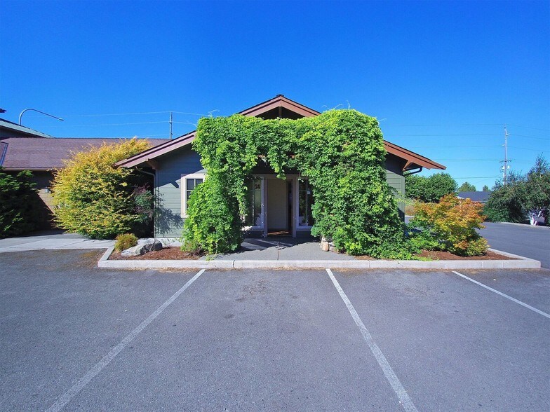 24 Lee Chatfield Way, Sequim, WA 98382