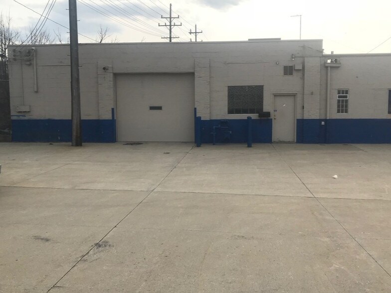 22290 Lakeland Blvd, Euclid, OH 44132